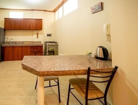 Tourist House Suites 2 オタバロ エクステリア 写真