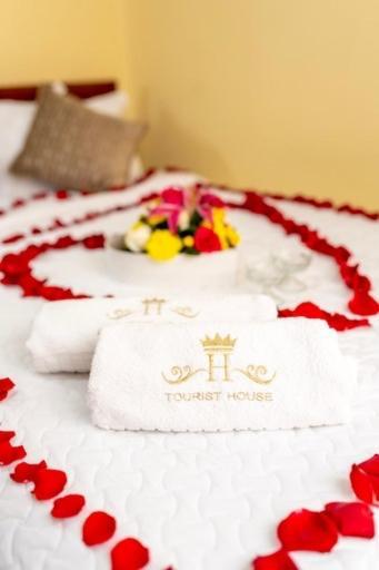 Tourist House Suites 2 オタバロ エクステリア 写真